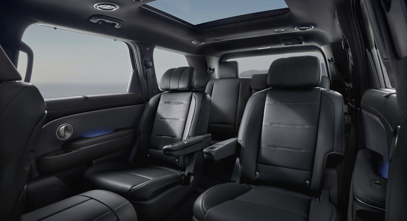 7 seater with Captain Seat