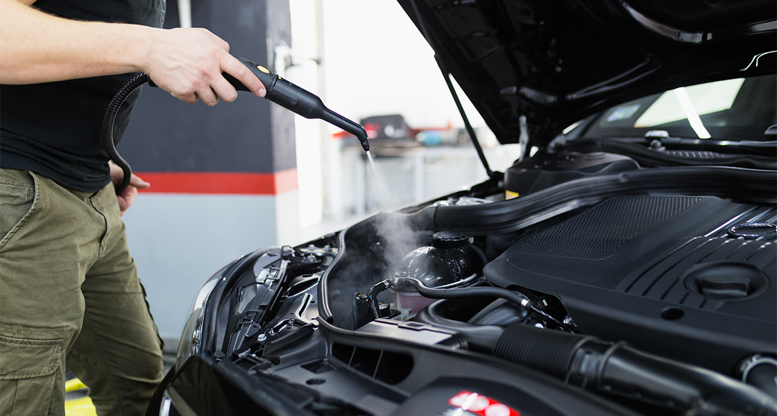 Apakah Cuci Mesin Mobil Berbahaya? Kenali Lebih Lanjut di Sini!