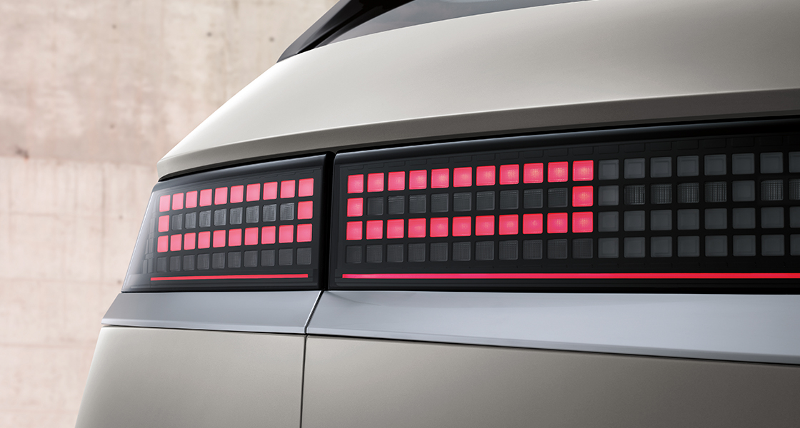 LED 5 Parametric Pixel Rear Lamp