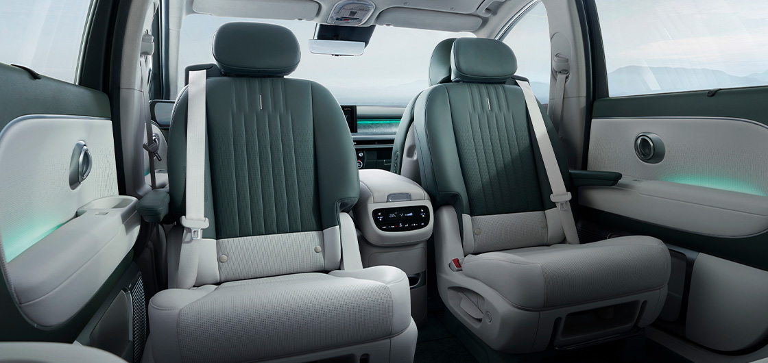 IONIQ 9 Swivel Seats