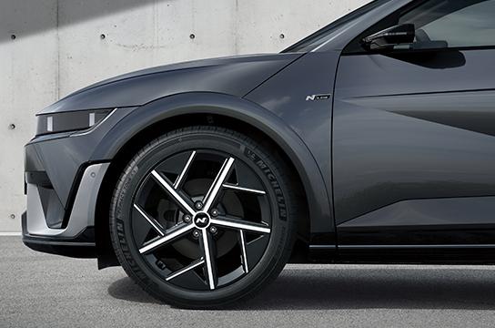 Line-Exclusive 5 spoke 20-inch Aerodynamic Wheels