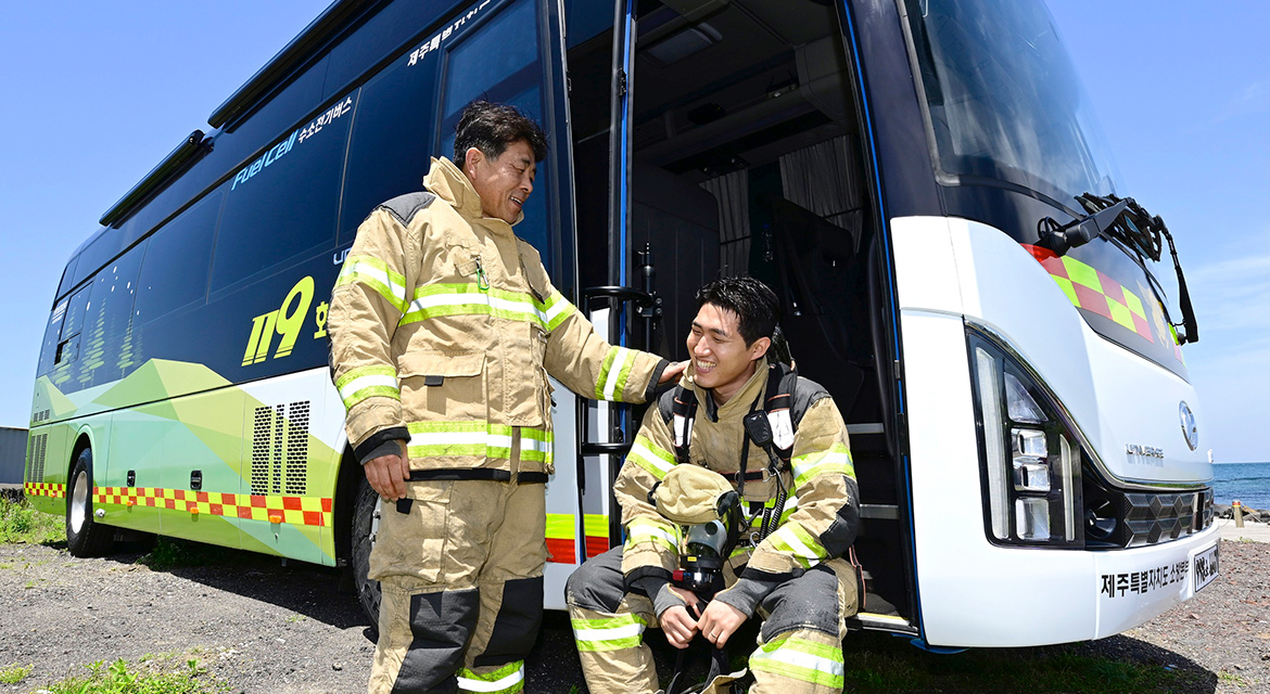 Hyundai Motor Group Donates Hydrogen Fuel Cell Support Bus for Firefighters’ Recovery in the Line of Duty