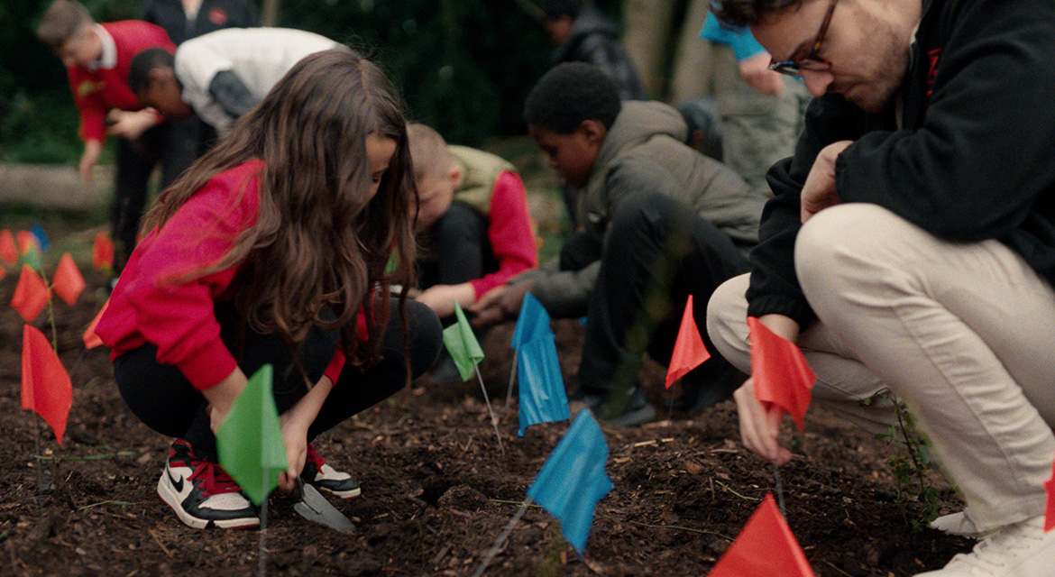 London is expanding urban green areas engaging children in tree planting