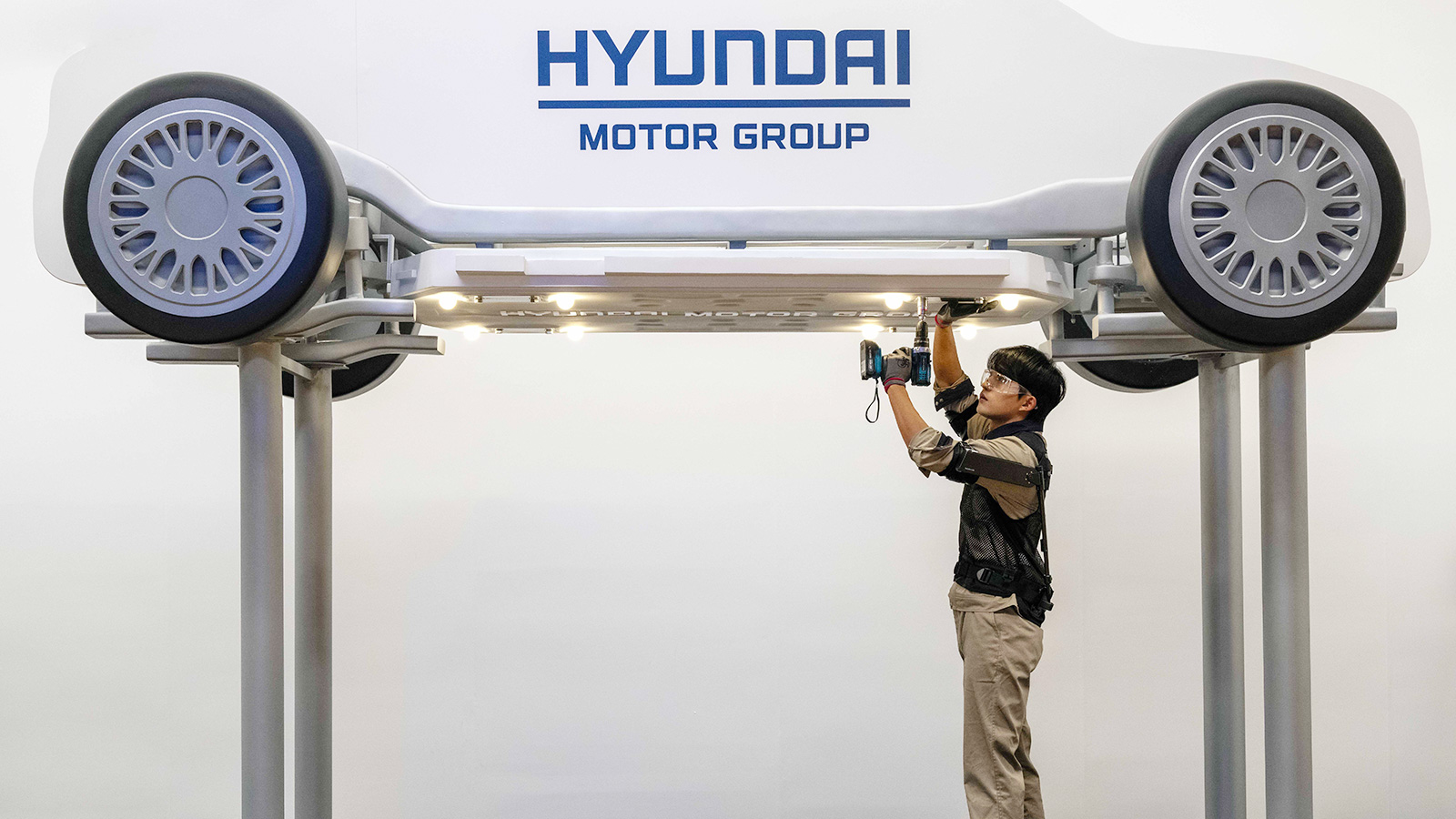 Hyundai Motor and Kia’s Robotics LAB Announce Plans to Launch ‘X-ble Shoulder’ at Wearable Robot Tech Day