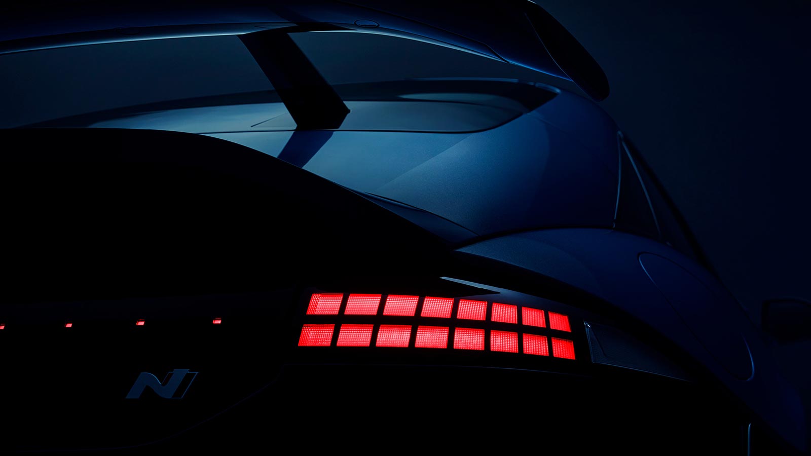 Rear Lamps/Wing Spoiler