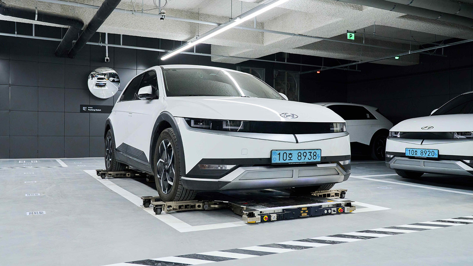 At the Factorial Seongsu smart building in one of Seoul's trendiest districts, the function of robotics meets the form of advanced architecture with Hyundai WIA's automated parking robot