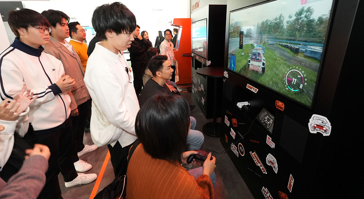 Hyundai Motor Company is debuting its cutting-edge electric concept vehicle, INSTEROID, in the drift racing game JDM: Japanese Drift Master.