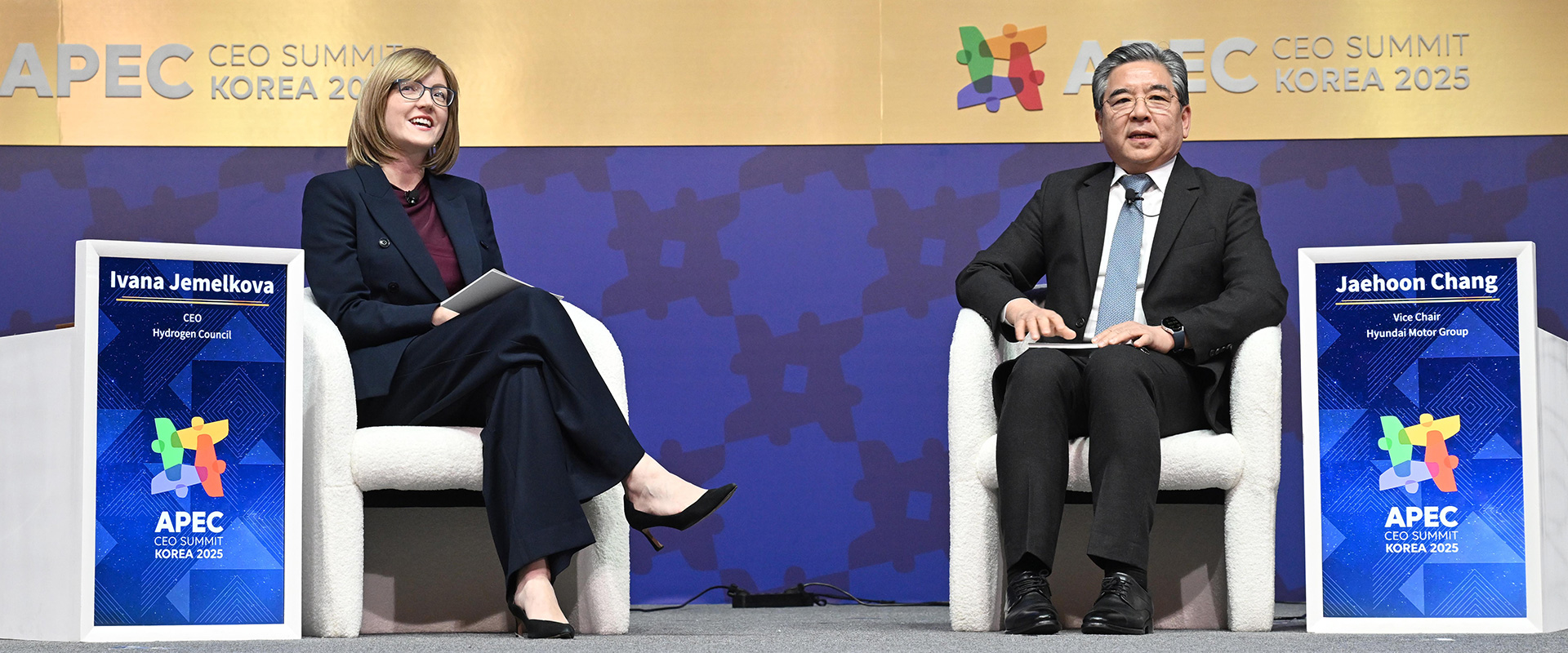 (from left)  Ivana Jemelkova, CEO of Hydrogen Council, and Jaehoon Chang, Vice Chair of Hyundai Motor Group and Co-Chair of Hydrogen Council