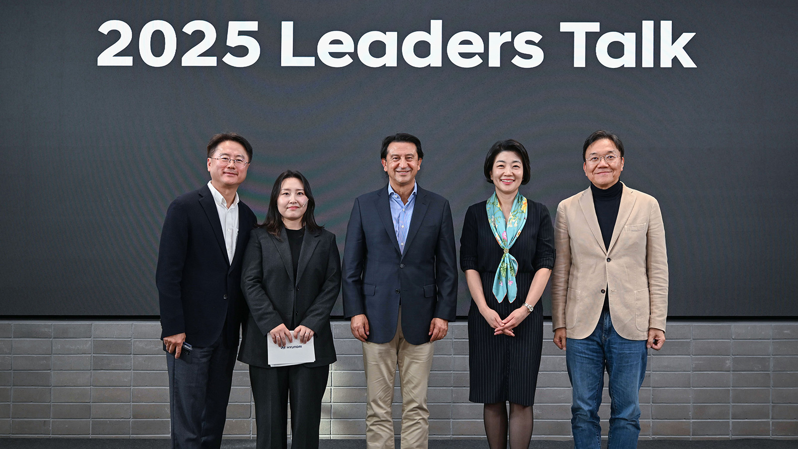 (from left) Yeong Ho Lee, Executive Vice President and Head of Global Operations Division at Hyundai Motor Company (third from left) José Muñoz, President and CEO at Hyundai Motor Company / Hae In Kim, Executive Vice President and Head of HR Division at Hyundai Motor Company / Chang Hwan Kim, Executive Vice President and Head of Electrification Energy Solutions Tech Unit at Hyundai Motor Company