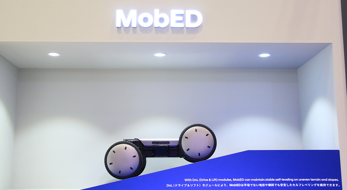 MobED maintaining level positioning through DnL modules