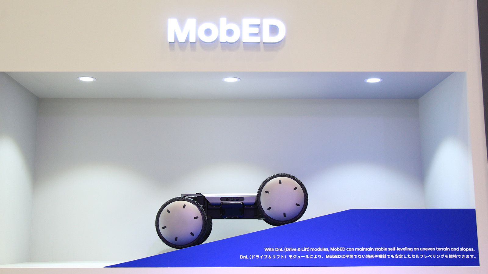 MobED maintaining level positioning through DnL modules