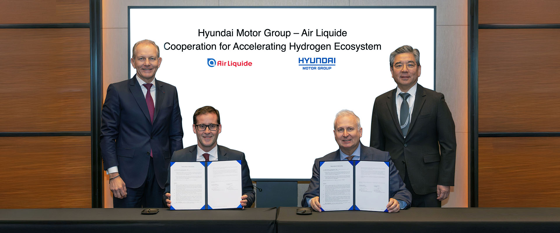 (from left to right) François Jackow, Group CEO, Air Liquide; Erwin Penfornis, Group Vice President, Air Liquide Hydrogen Energy World Business Line; Ken Ramirez, Executive Vice President, Hyundai Motor Group Energy & Hydrogen Business Division; Jaehoon Chang, Vice Chair, Hyundai Motor Group