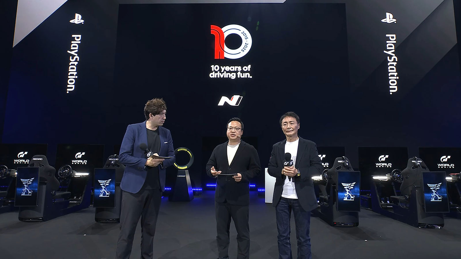 On December 21, during the Gran Turismo World Series Final, (from right) Kazunori Yamauchi, President of Polyphony Digital and Gran Turismo Series Producer, and Joon Park, Vice President of N Brand Management Group at Hyundai Motor Company, announce the upcoming Gran Turismo update scheduled for January, which includes the addition of the ELANTRA N TCR.