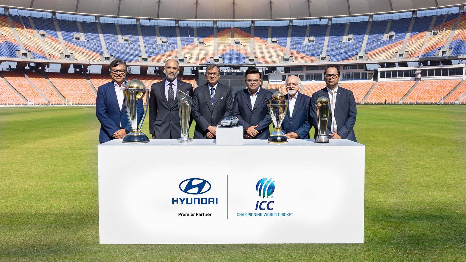 (From left to right) Mr. Anurag Dahiya, Chief Commercial Officer, ICC, Mr. Sanjog Gupta, CEO, ICC, Mr. Tarun Garg, Managing Director & CEO designate, HMIL, Mr Jay Shah, Chairman, ICC, Mr. Imran Khwaja, Deputy Chairman,  ICC and Mr. Virat Khullar, AVP & Vertical Head - Marketing, HMIL- at the signing ceremony of Hyundai and ICC multi-year global partnership