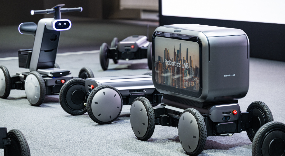 Commercialized model of the next-generation mobility robot platform MobED