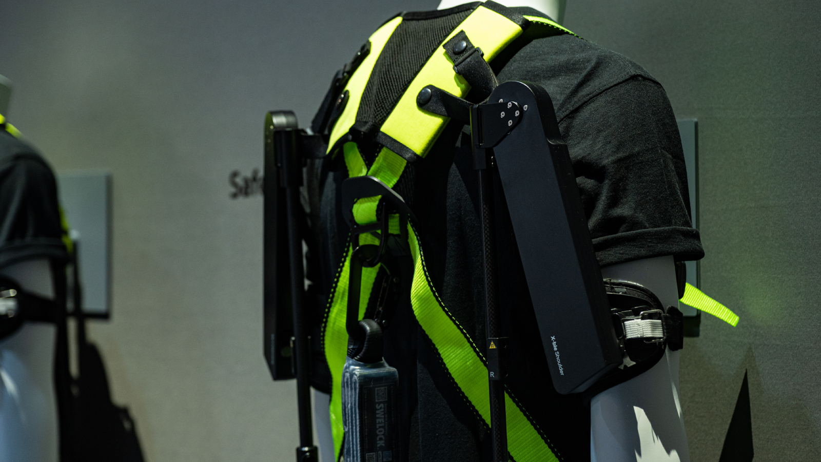 The X-ble Shoulder, developed with proprietary technology from the Group’s Robotics LAB and currently in mass production, supports workers' shoulder strength during overhead tasks
