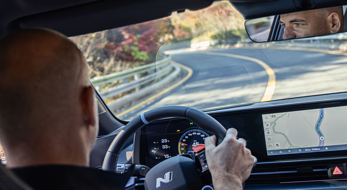 According to Manfred, getting the steering feel right is vital, because it "stands for the connection between the driver and the machine". 