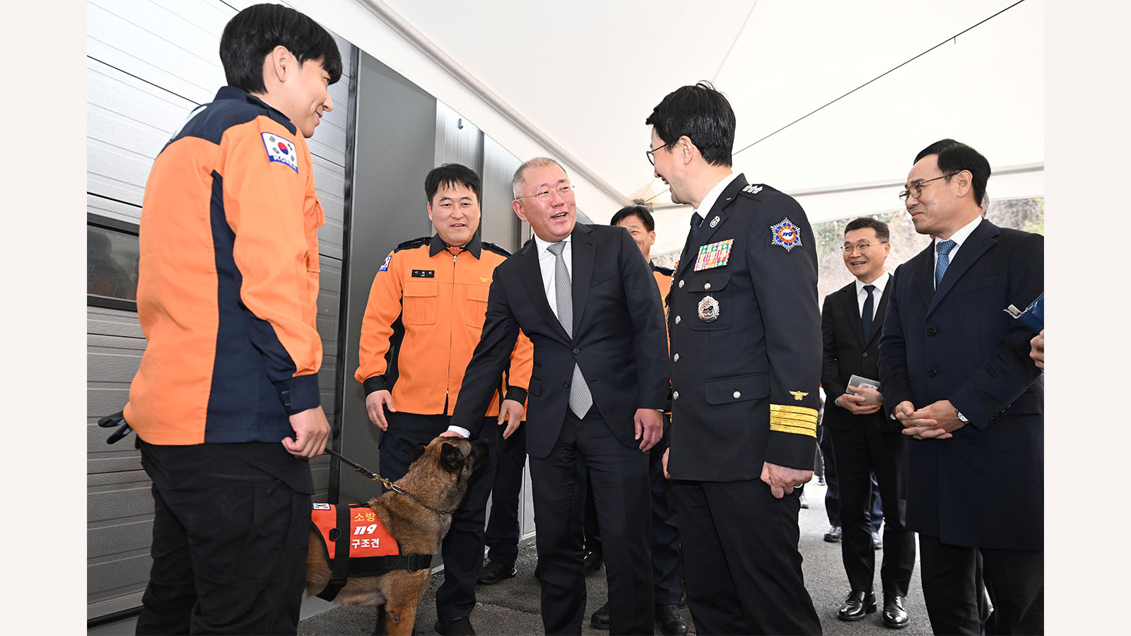 Hyundai Motor Group Donates Unmanned Firefighting Robots to Korea National Fire Agency for Safeguarding Firefighters 
