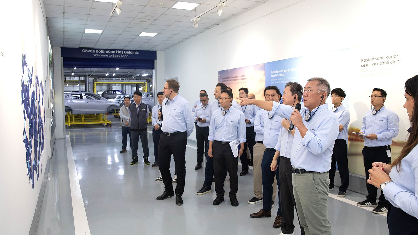 Hyundai Motor Group Executive Chair Euisun Chung Visits Hyundai Motor Türkiye to Review IONIQ 3 Production Readiness