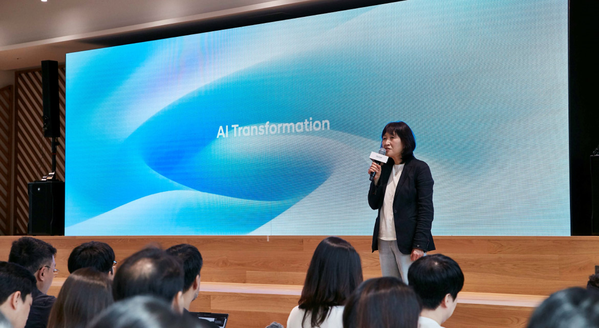 Eunsook Jin, President and Head of ICT Management Division at Hyundai Motor Group, delivers a presentation at the Hyundai Motor Group AX Achievement Showcase, “Beyond AI, Transforming the Way We Work,” held at the Group’s headquarters in Yangjae on August 12.