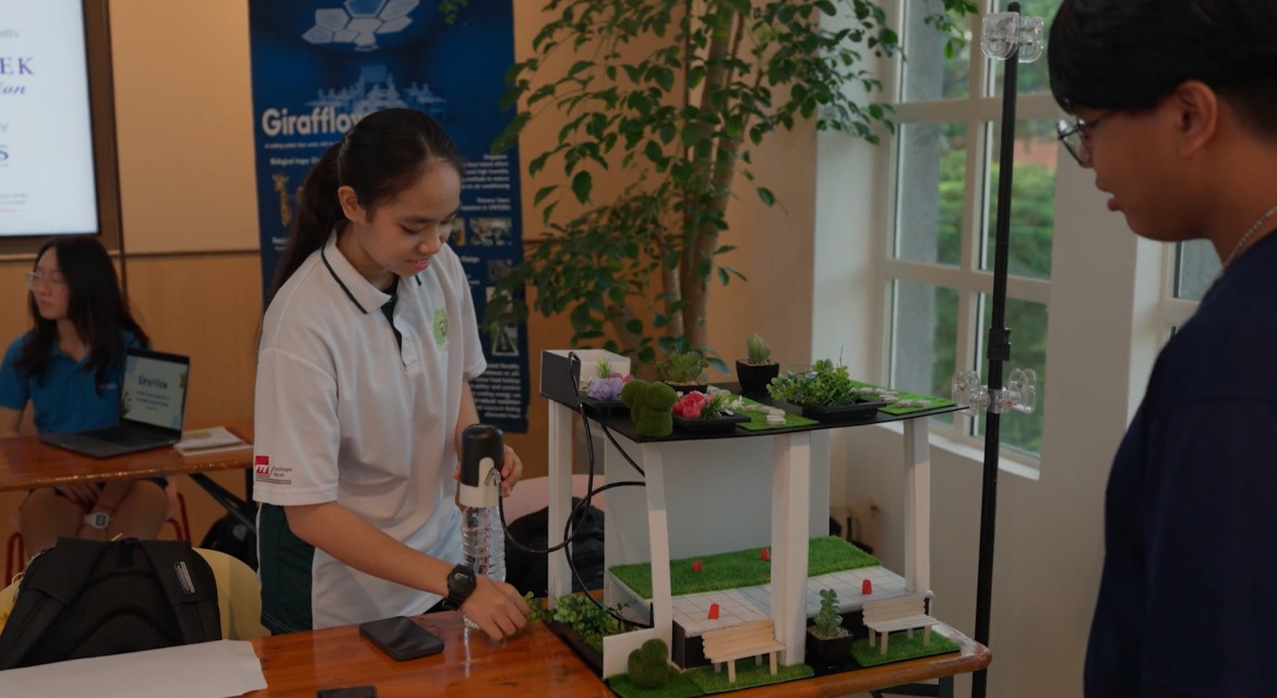 “The experience that I felt this year is slightly more stressful. The problem statements became more complex. I think this is necessary. We hope students will have the experience to handle such complex problems when they graduate.”  Allan Low, teacher at the School of Science and Technology